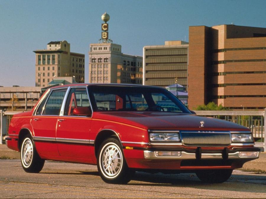  Buick LeSabre Sedan 1990 года  (фото 6 из 6)